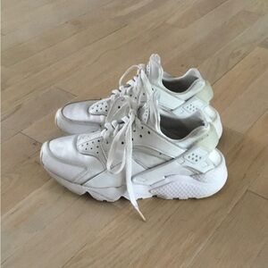 Nike Air Huarache White Pure Platinum Running Athletic Shoes Women's Size 7